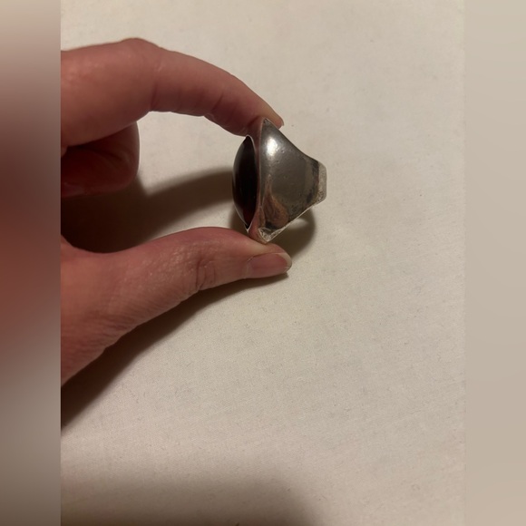 Silver or pewter oxidized ring with a smooth purple/amethyst stone. - Picture 5 of 9